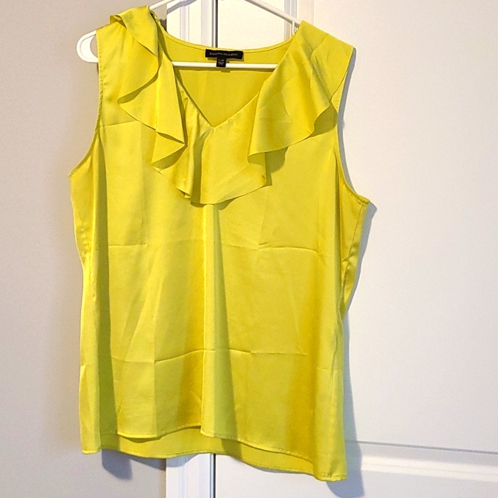 Ladies top, Banana Republic, size Large, yellow, light weight